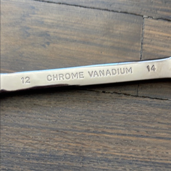 Chrome Vanadium Wrench Set with Yellow Accents - Picture 2 of 2